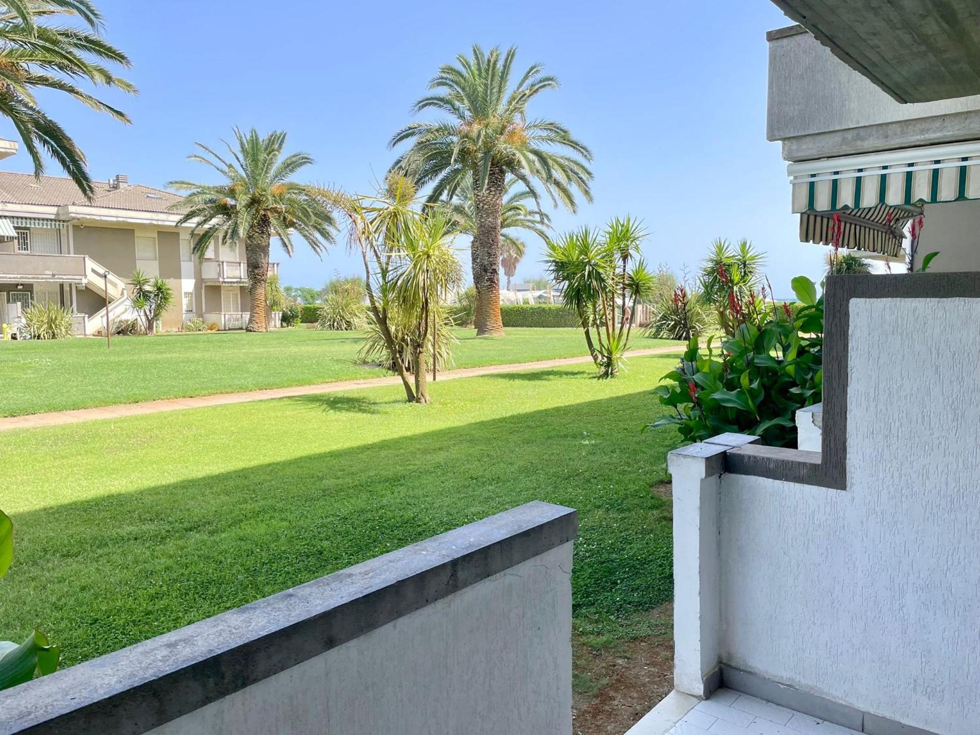 Residence Leonardo sul mare Silvi Marina Exterior foto