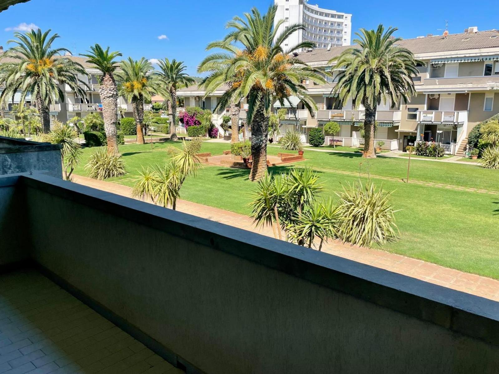 Residence Leonardo sul mare Silvi Marina Exterior foto